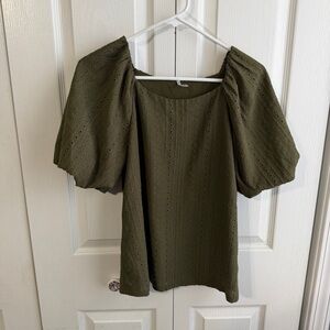 3rd + Malt green eyelit short sleeve blouse size medium